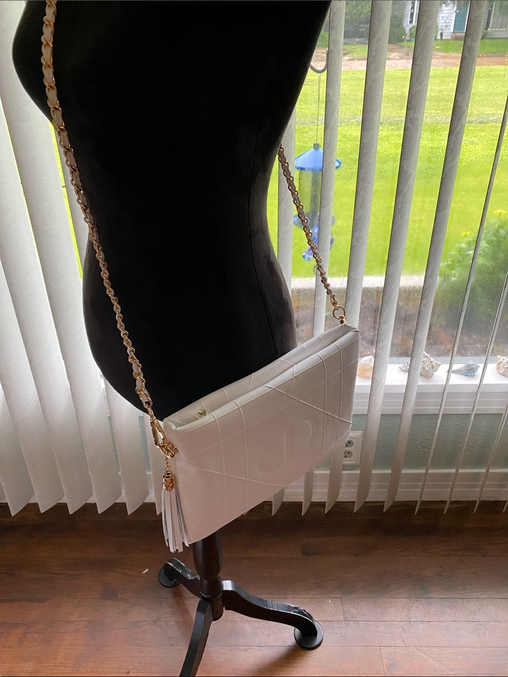Dior Limited Edition White Quilted Faux Leather Pouch - Picture 13 of 16